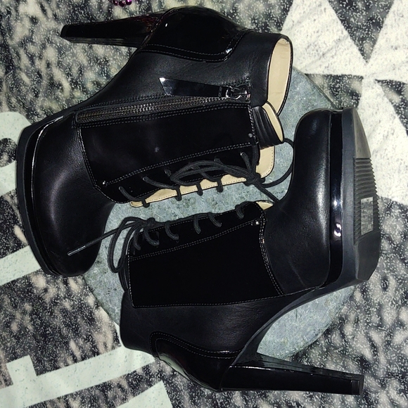 Neiman Marcus Sabelle Vegan Leather Platform High Heeled Boots 9 - Picture 6 of 12